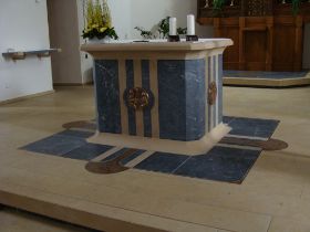 Sundern -Stockum  Pfarrkirche-pankraius-Altaranlage.JPG